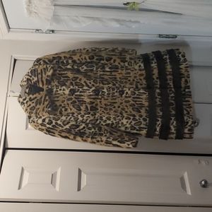 Unknown brand. Faux fur leopard winter jacket. Size M